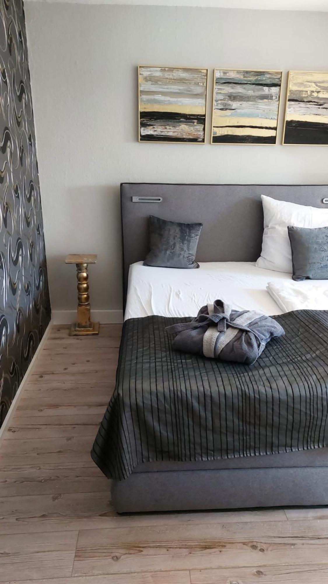 Deluxe Doppelzimmer นอร์ดเฮาเซิน ภายนอก รูปภาพ